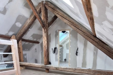 Fabrication et pose de charpente en bois sur-mesure en Haute-Savoie